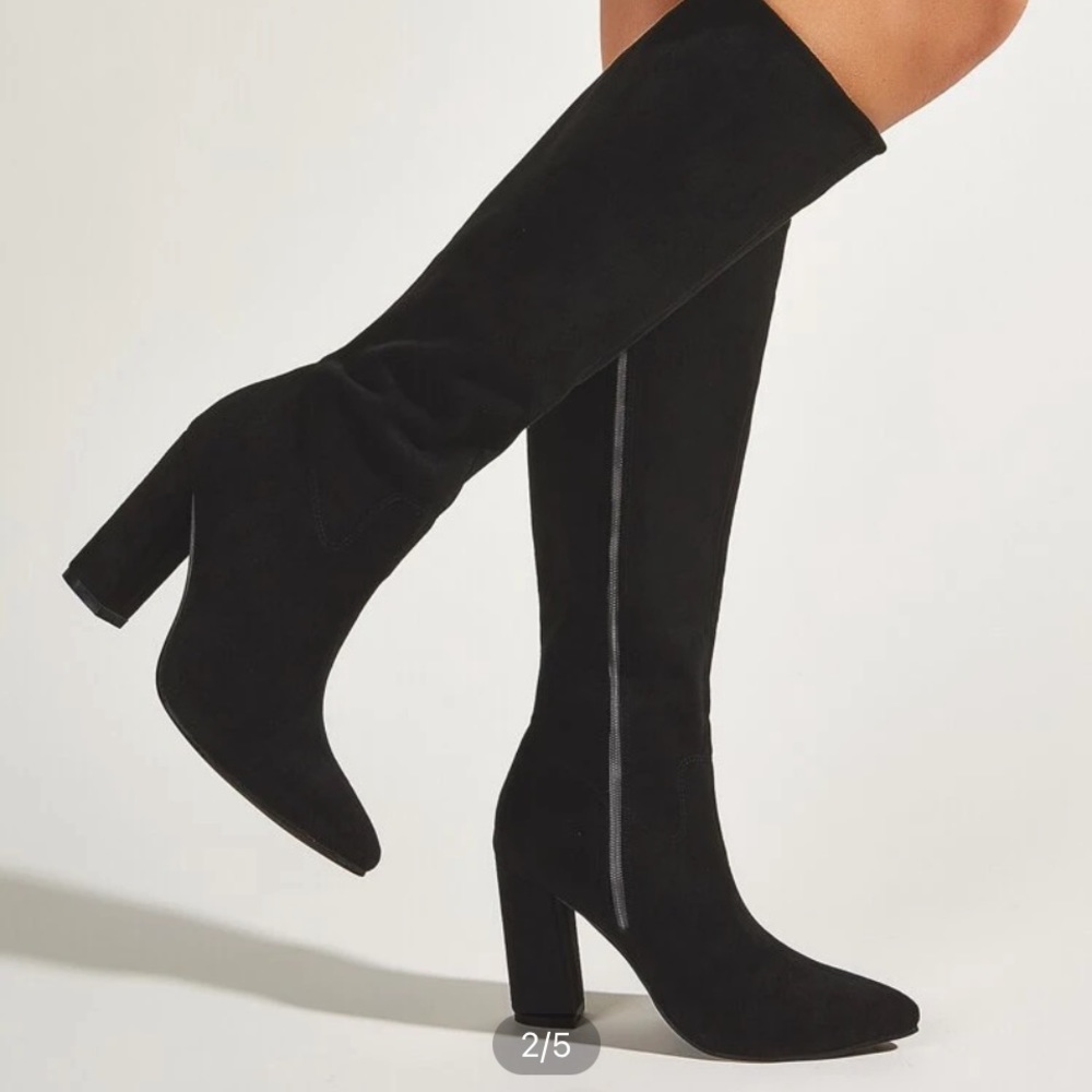 Point toe chunky heeled knee boot BNWT